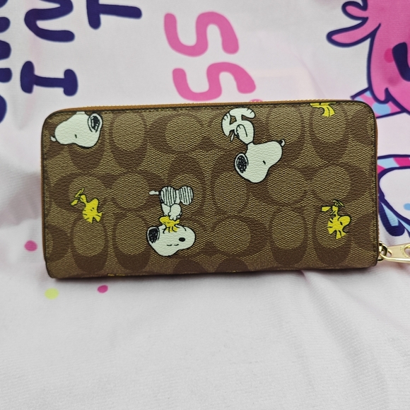 Coach Wallet - Picture 5 of 8